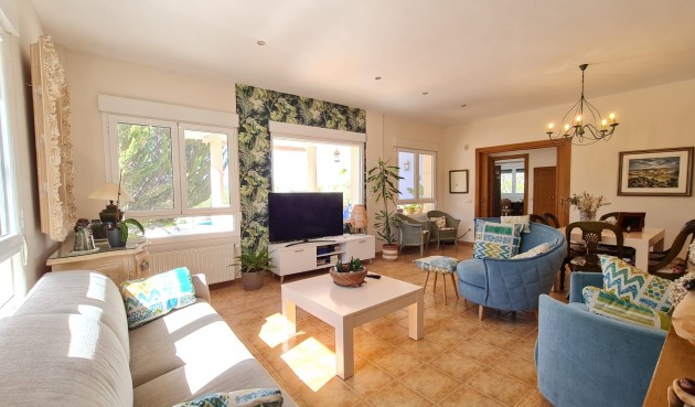 Resale - Villa -
Yecla - Inland