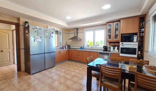 Resale - Villa -
Yecla - Inland