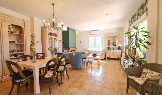 Resale - Villa -
Yecla - Inland