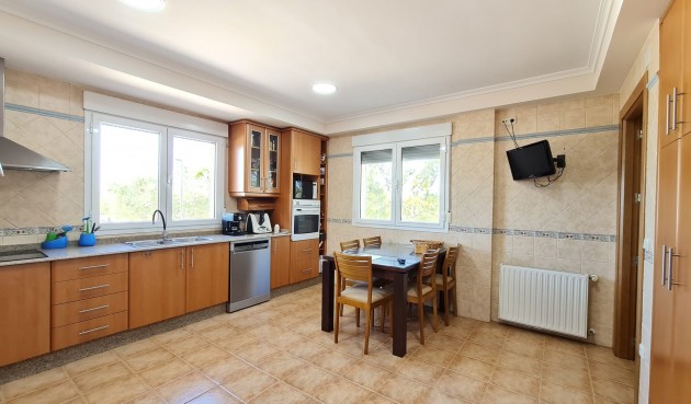 Resale - Villa -
Yecla - Inland