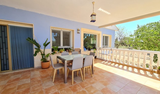 Resale - Villa -
Yecla - Inland