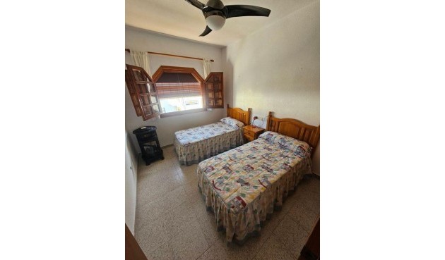 Resale - Bungalow -
Pilar de la Horadada - Costa Blanca