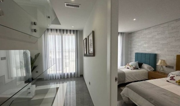 Återförsäljning - Town House -
Torrevieja - Costa Blanca