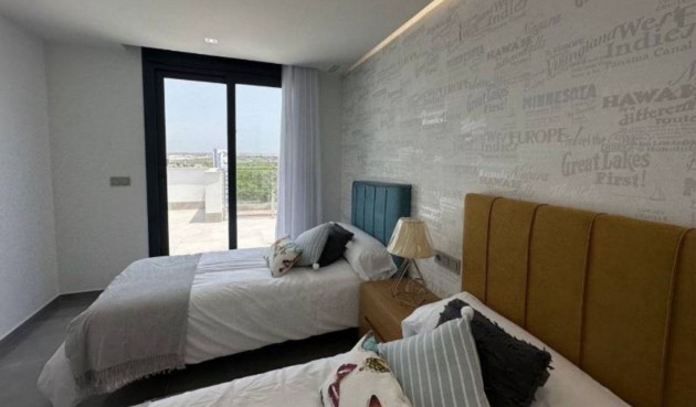 Återförsäljning - Town House -
Torrevieja - Costa Blanca