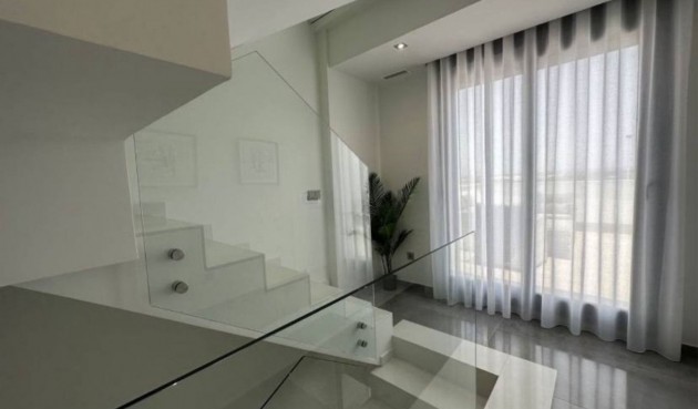 Återförsäljning - Town House -
Torrevieja - Costa Blanca