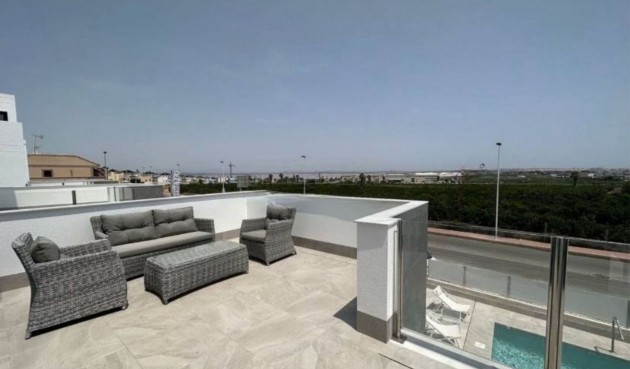 Återförsäljning - Town House -
Torrevieja - Costa Blanca