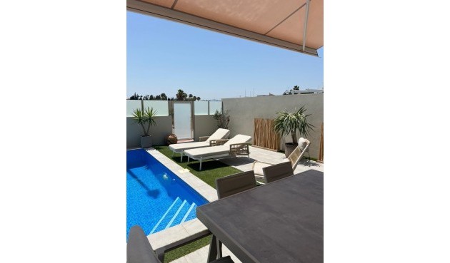 Resale - Villa -
Daya Vieja - Costa Blanca