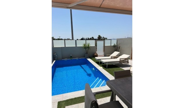 Resale - Villa -
Daya Vieja - Costa Blanca