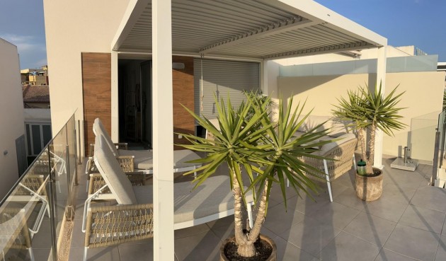 Resale - Villa -
Daya Vieja - Costa Blanca