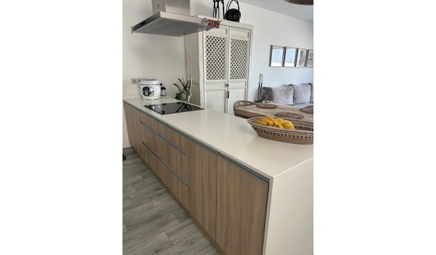 Resale - Villa -
Daya Vieja - Costa Blanca