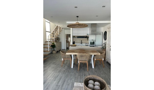 Resale - Villa -
Daya Vieja - Costa Blanca