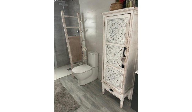 Resale - Villa -
Daya Vieja - Costa Blanca