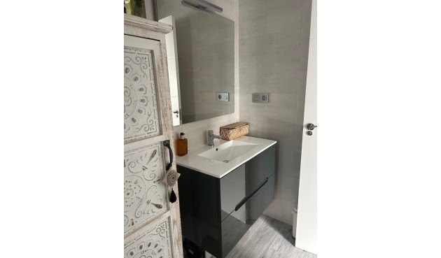 Resale - Villa -
Daya Vieja - Costa Blanca