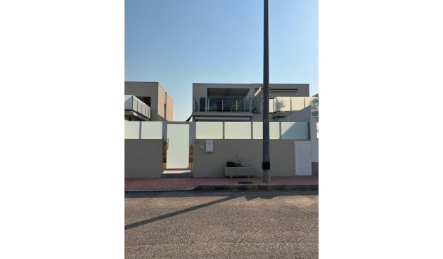 Resale - Villa -
Daya Vieja - Costa Blanca