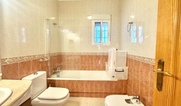 Resale - Villa -
Bigastro - Comunidad Valenciana