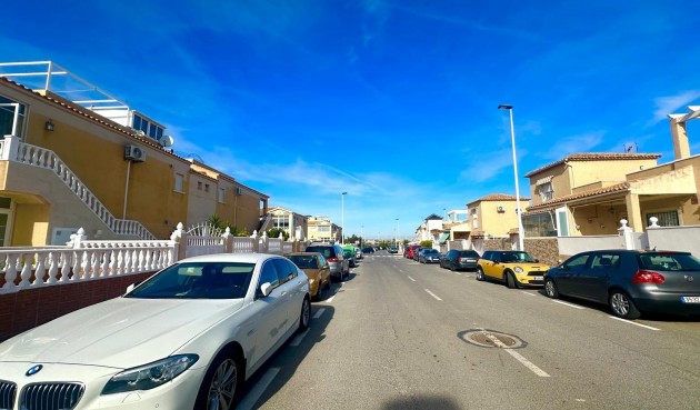 Resale - Bungalow -
Torrevieja - Playa de los Locos