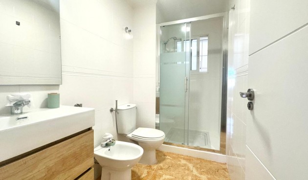 Resale - Bungalow -
Torrevieja - Playa de los Locos