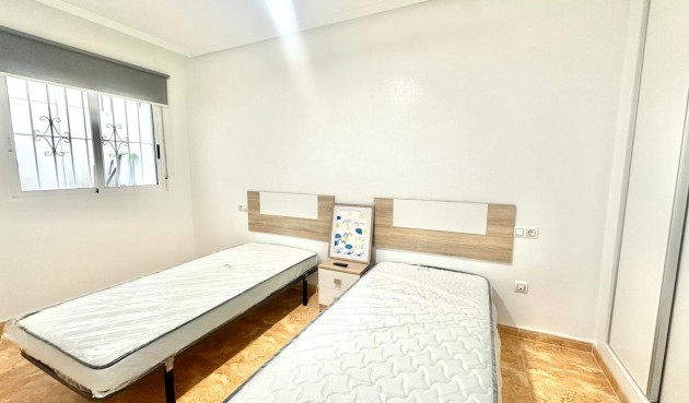 Resale - Bungalow -
Torrevieja - Playa de los Locos