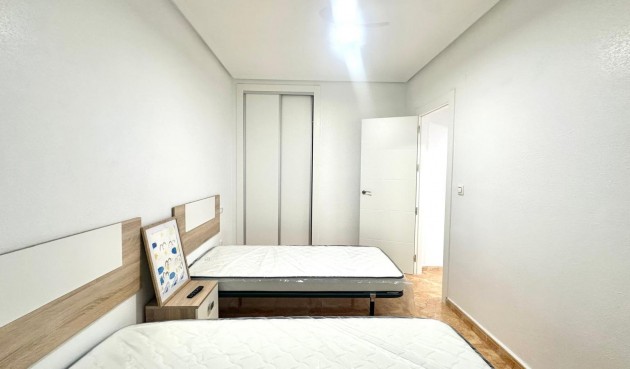 Resale - Bungalow -
Torrevieja - Playa de los Locos