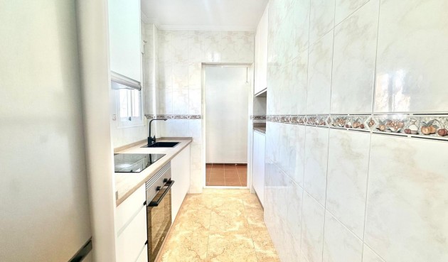 Resale - Bungalow -
Torrevieja - Playa de los Locos