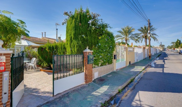 Reventa - Villa -
Torrevieja - Calas Blanca