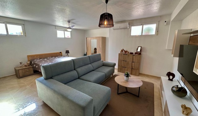 Reventa - Semi Detached -
San Miguel de Salinas - Residencial Los Flamencos