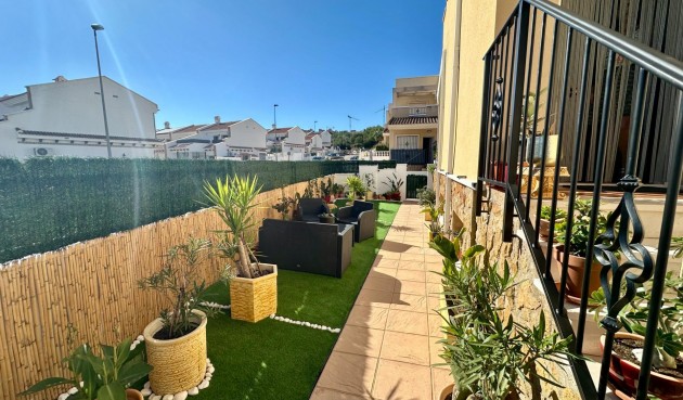Reventa - Semi Detached -
San Miguel de Salinas - Residencial Los Flamencos
