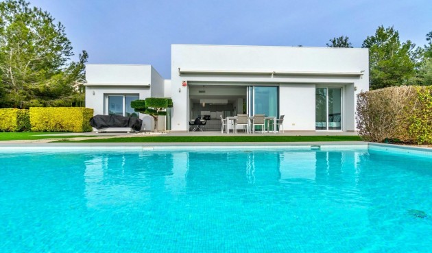 Resale - Villa -
Orihuela - Las Colinas Golf