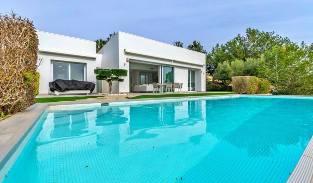 Resale - Villa -
Orihuela - Las Colinas Golf