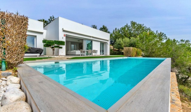 Resale - Villa -
Orihuela - Las Colinas Golf