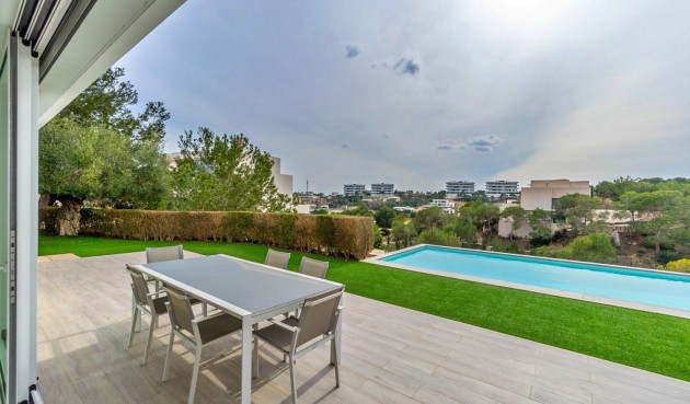 Resale - Villa -
Orihuela - Las Colinas Golf