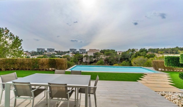 Resale - Villa -
Orihuela - Las Colinas Golf