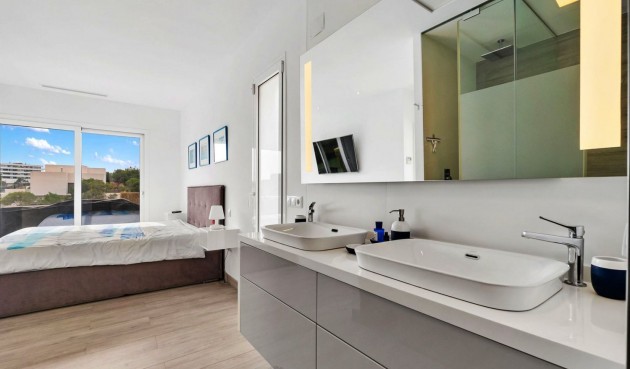 Resale - Villa -
Orihuela - Las Colinas Golf