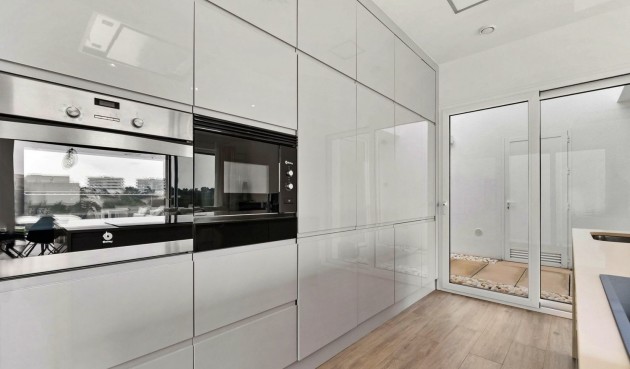 Resale - Villa -
Orihuela - Las Colinas Golf