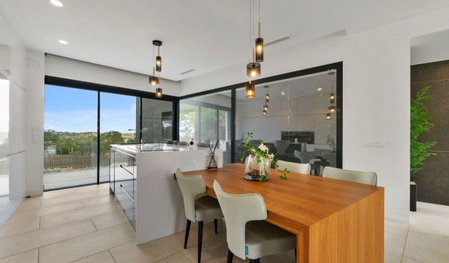 Resale - Villa -
Orihuela - Las Colinas Golf