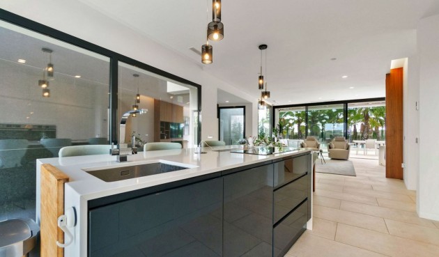 Resale - Villa -
Orihuela - Las Colinas Golf