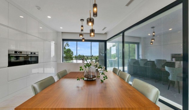 Resale - Villa -
Orihuela - Las Colinas Golf