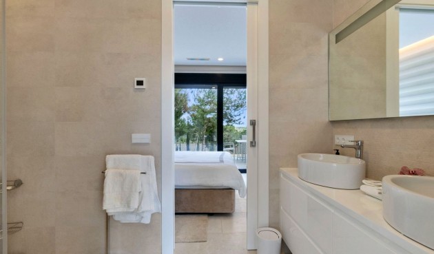 Resale - Villa -
Orihuela - Las Colinas Golf