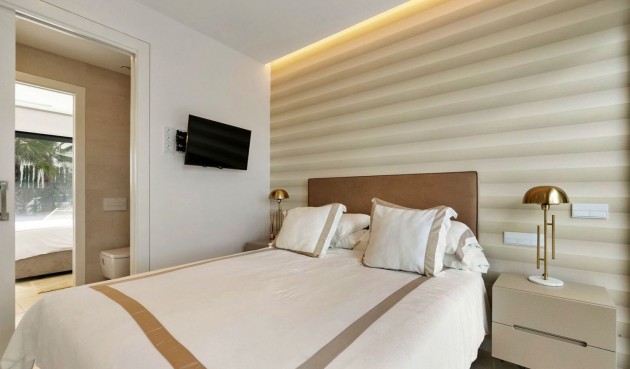 Resale - Villa -
Orihuela - Las Colinas Golf