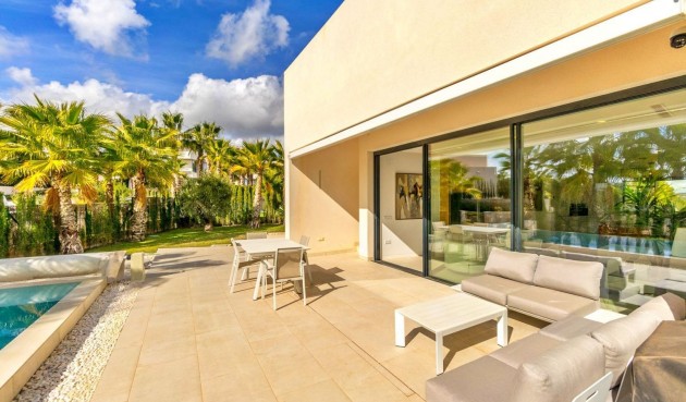 Resale - Villa -
Orihuela - Las Colinas Golf