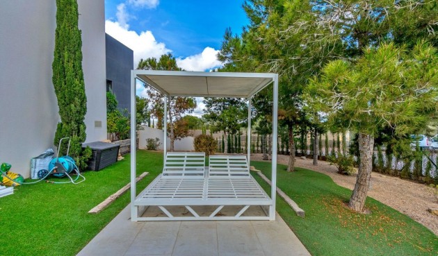 Resale - Villa -
Orihuela - Las Colinas Golf