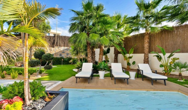 Resale - Villa -
Orihuela - Las Colinas Golf