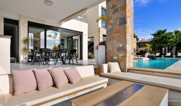 Resale - Villa -
Orihuela - Las Colinas Golf