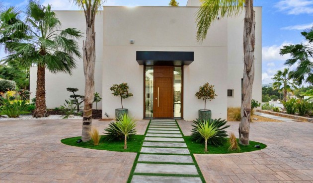 Resale - Villa -
Orihuela - Las Colinas Golf