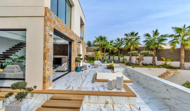 Resale - Villa -
Orihuela - Las Colinas Golf