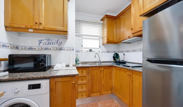 Resale - Apartment -
Guardamar del Segura - Pueblo