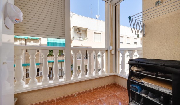 Resale - Apartment -
Guardamar del Segura - Pueblo