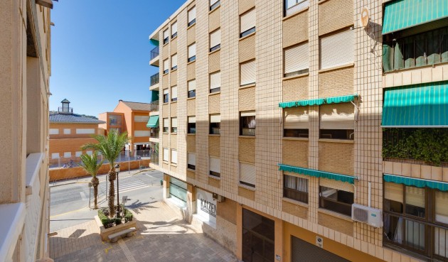 Resale - Apartment -
Guardamar del Segura - Pueblo