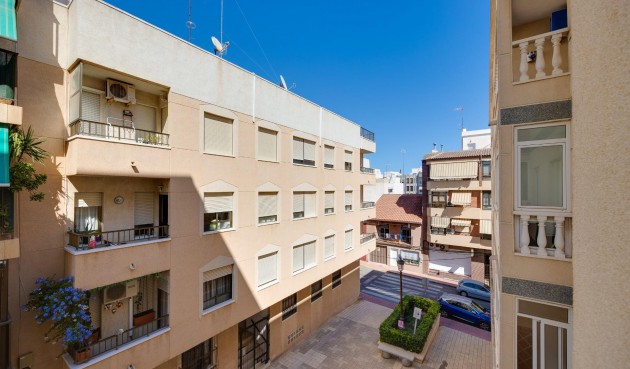 Resale - Apartment -
Guardamar del Segura - Pueblo