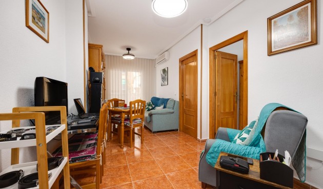 Resale - Apartment -
Guardamar del Segura - Pueblo